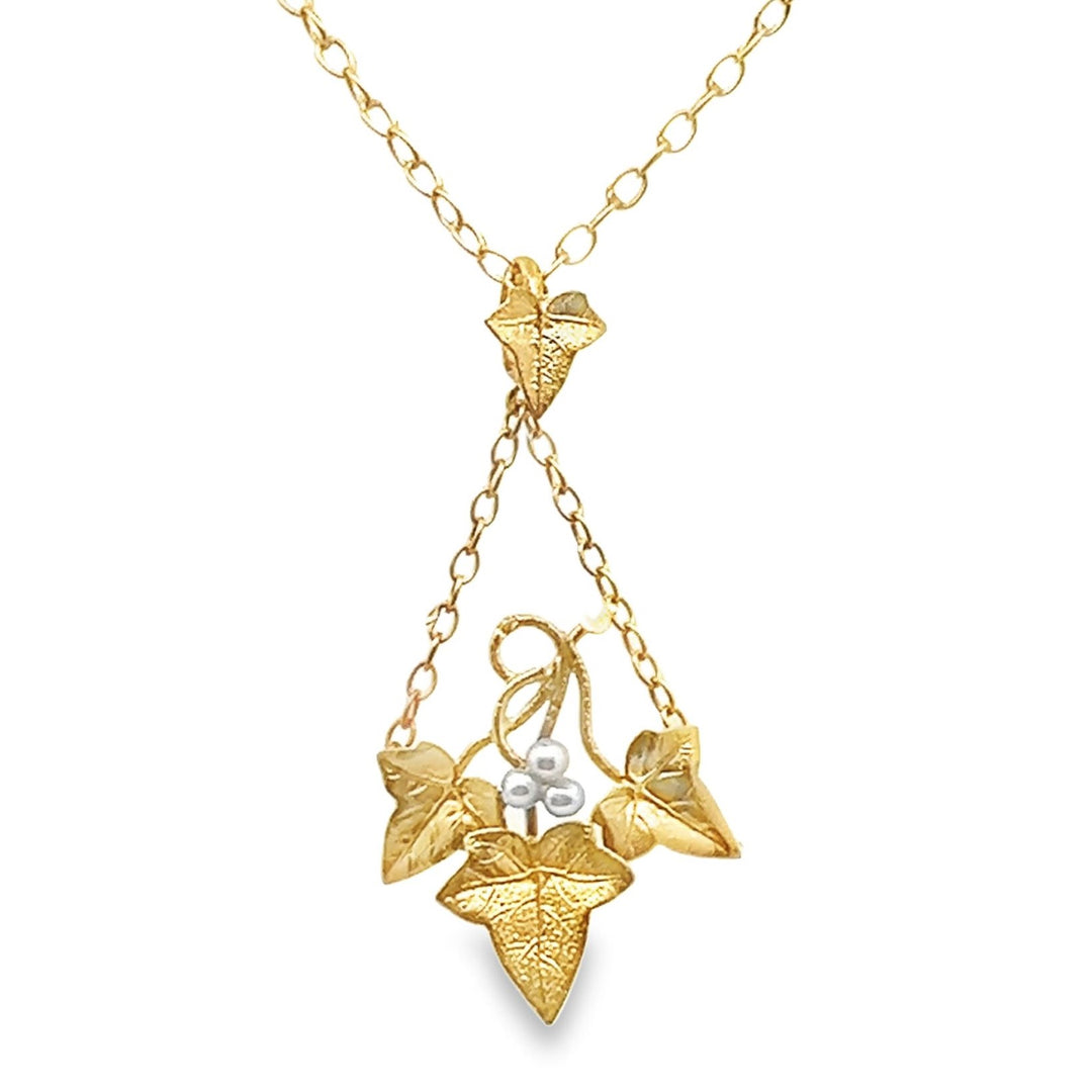 Estate Edwardian 18kt yellow gold French ivy leaf pendant necklace
