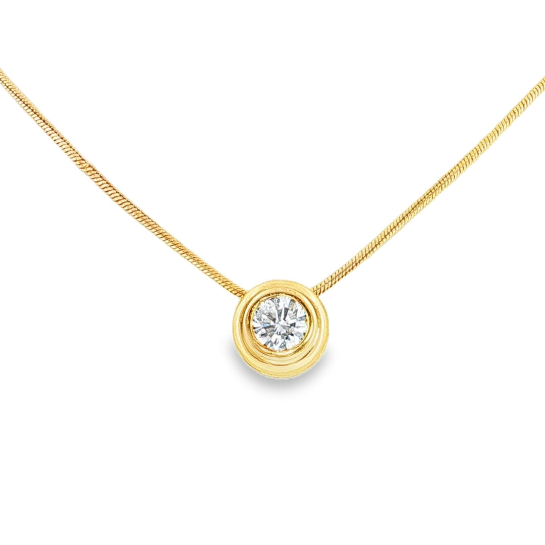 Estate 14kt yellow gold diamond solitaire pendant necklace
