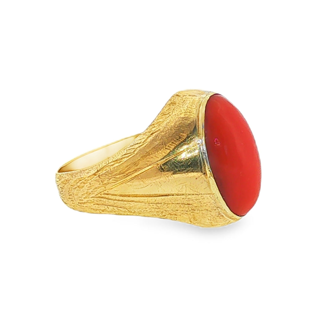 Estate 14kt yellow gold coral ring