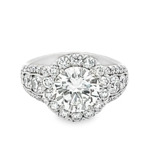 Estate 18kt White Gold Round Diamond Halos Engagement Ring