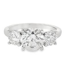 Platinum Three-stone Round Diamonds Engagement Ring