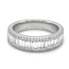 18kt White Gold Baguette And Round Diamonds Ring