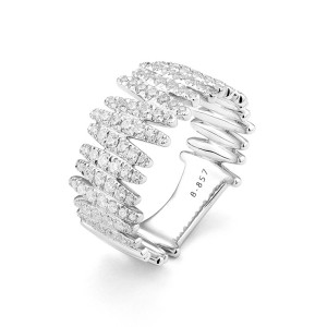 Facet Barcelona 14kt White Gold Diamond Line Ring