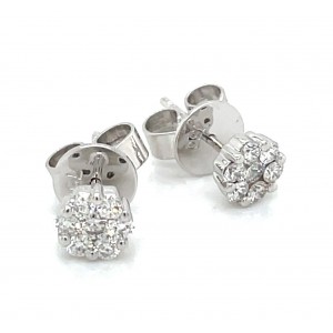 18kt White Gold Diamond Cluster Stud Earrings