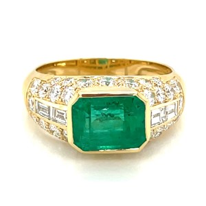 Gumuchian 18kt Yellow Gold Emerald And Diamond Dome-style Ring