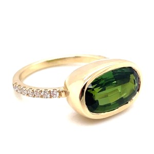 14kt Yellow Gold Green Tourmaline And Diamond Ring