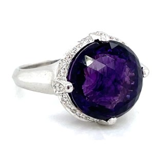Estate 18kt White Gold Amethyst And Diamond Halo Ring