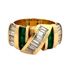 Estate 18kt Yellow Gold Baguette Diamond And Emerald Band Ring