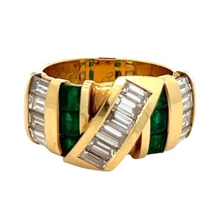 Estate 18kt Yellow Gold Baguette Diamond And Emerald Band Ring