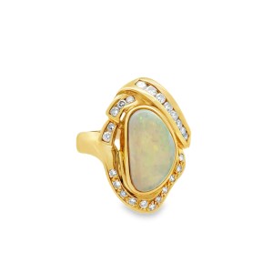 Estate 18kt Yellow Gold Opal And Diamond Ring