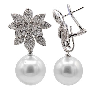 18kt White Gold South Sea Pearl Diamond Flower Earrings