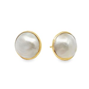 Estate 14kt Yellow Gold Mabe Pearl Earrings. These Earrings 